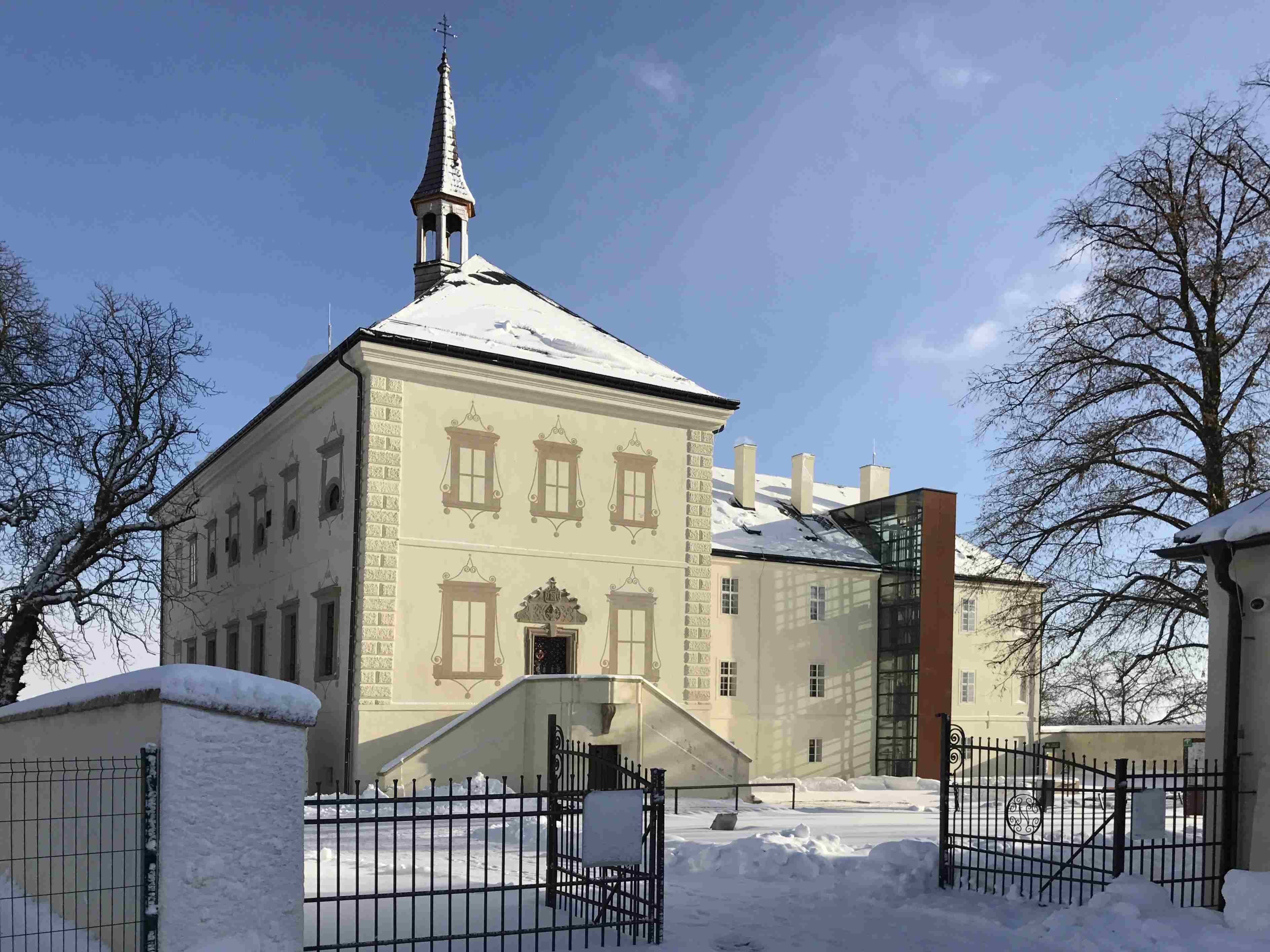 zámek svijany zima český ráj