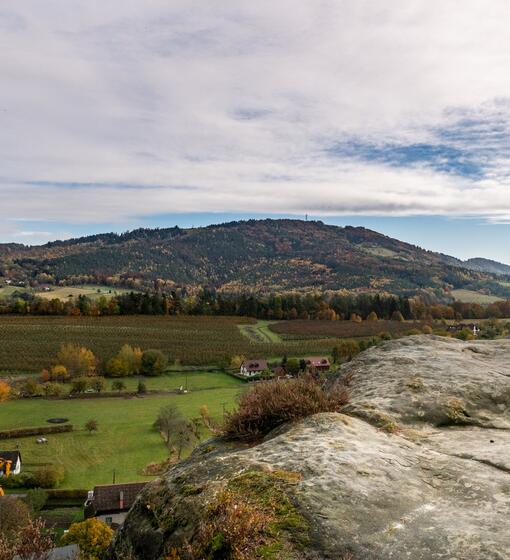turisté na klokočských skalách