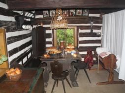 Gezimmerte Holzhütte Innenbereich