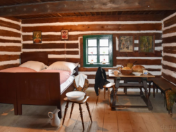 Gezimmerte Holzhütte Innenbereich