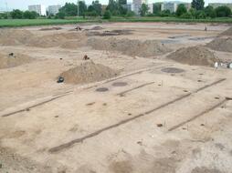 Příšovice u dálnice: půdorys neolitického domu č.7 objeveného v roce 2007; datace kultura s vypíchanou keramikou (4900-4650 př.n.l.)