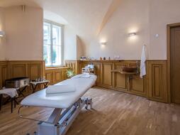 restaurace hrubá skála