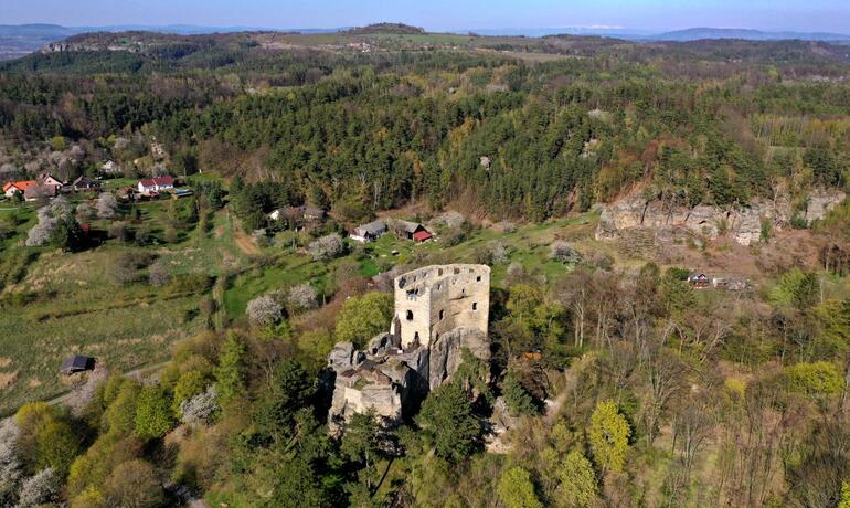 hrad valečov český ráj