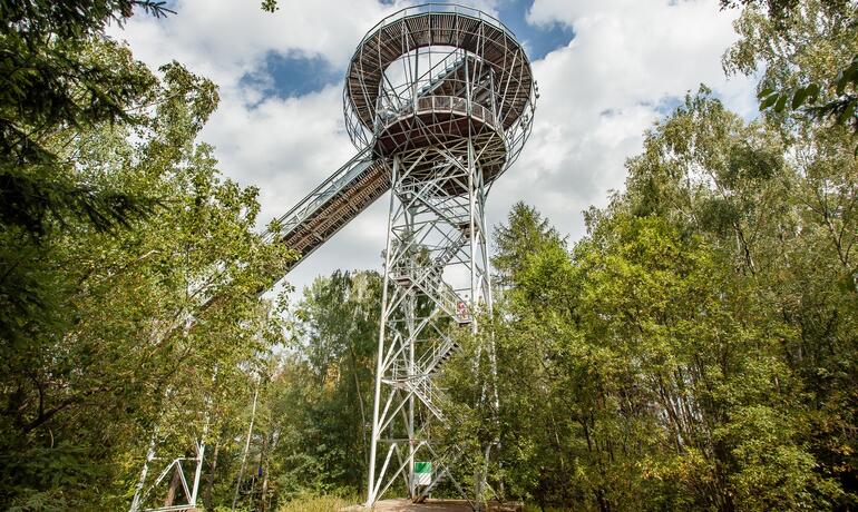skokanský můstek rozhledna lomnice nad popelkou český ráj