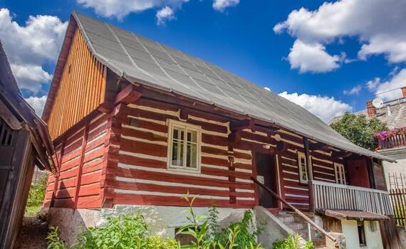 červená roubenka semily