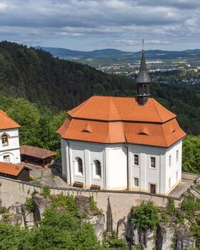 hrad valdštejn český ráj