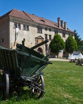 hrad a zámek staré hrady český ráj